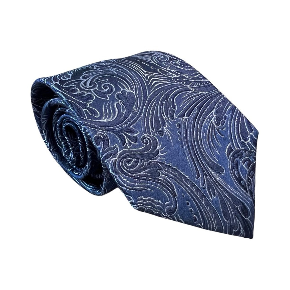 Claiborne 100% Silk Blue Paisley Designer Dress Tie Made in China